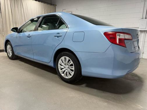2014 Toyota Camry Hybrid LE