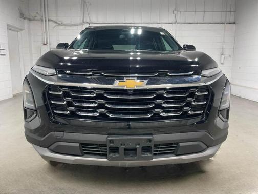 Mosaic Black Metallic 2026 Chevrolet Equinox LT