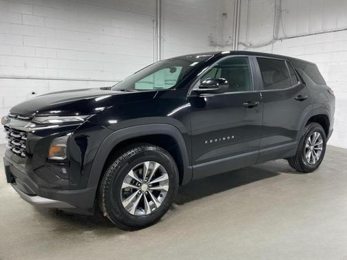 Mosaic Black Metallic 2026 Chevrolet Equinox LT