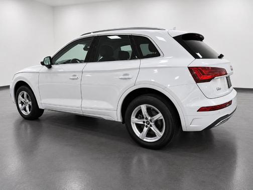 Arkona White 2024 Audi Q5 40 Premium