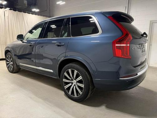 2024 Volvo XC90 B6 Plus Bright Theme 7-Seater