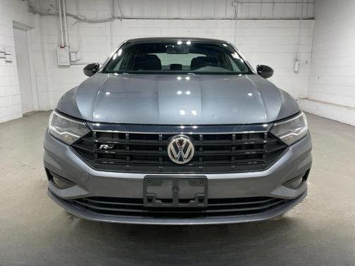 Platinum Gray Metallic 2019 Volkswagen Jetta 1.4T R-Line