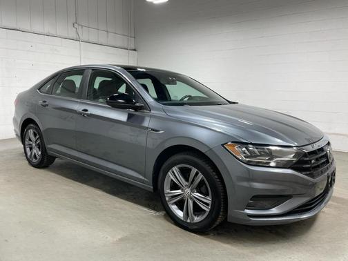 Platinum Gray Metallic 2019 Volkswagen Jetta 1.4T R-Line