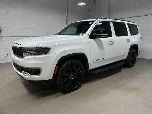 2023 Jeep Wagoneer Base