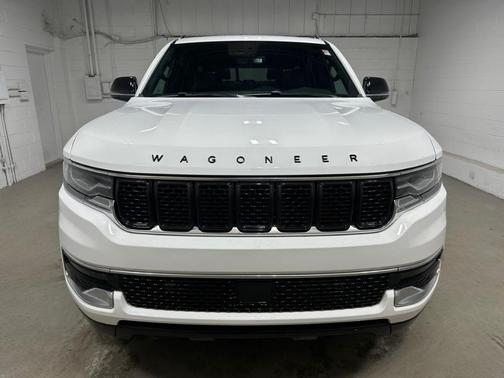 2023 Jeep Wagoneer Base