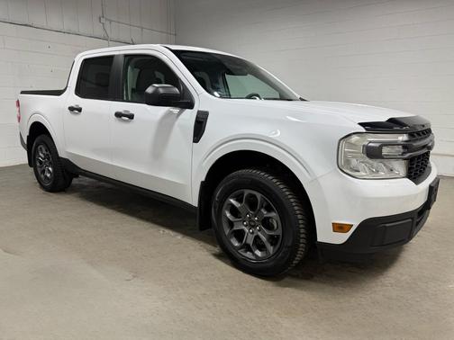 Oxford White 2023 Ford Maverick XLT- ONE OWNER EXTRA CLEAN!!