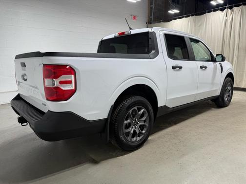 Oxford White 2023 Ford Maverick XLT- ONE OWNER EXTRA CLEAN!!