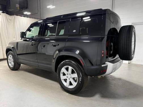 2022 Land Rover Defender 110 S