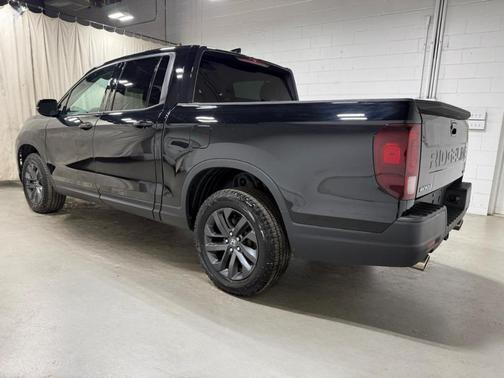 Crystal Black Pearl 2024 Honda Ridgeline Sport