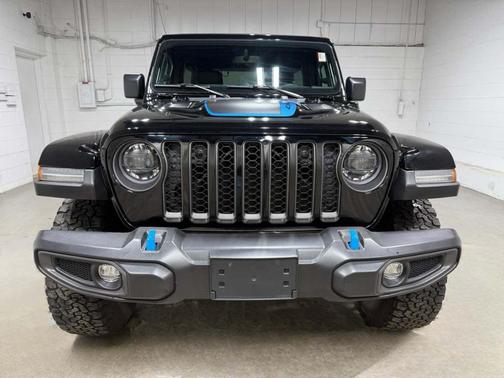 Black Clearcoat 2023 Jeep Wrangler 4xe Rubicon