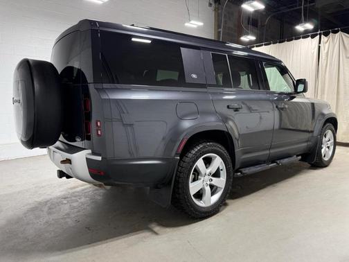 2023 Land Rover Defender First Edition