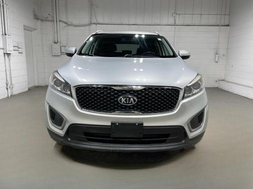 Sparkling Silver 2016 Kia Sorento LX