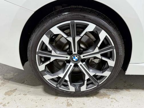 2025 BMW 230 i xDrive