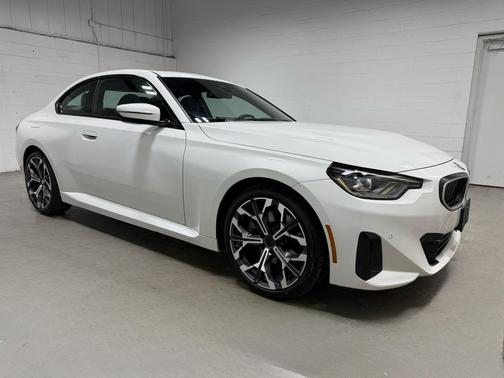 2025 BMW 230 i xDrive