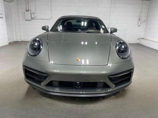 Aventurine Green Metallic 2022 Porsche 911 Targa