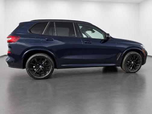 Carbon Black Metallic 2023 BMW X5 xDrive40i