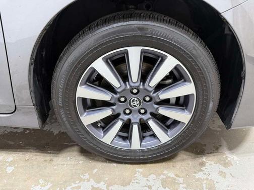 2018 Toyota Sienna XLE Premium