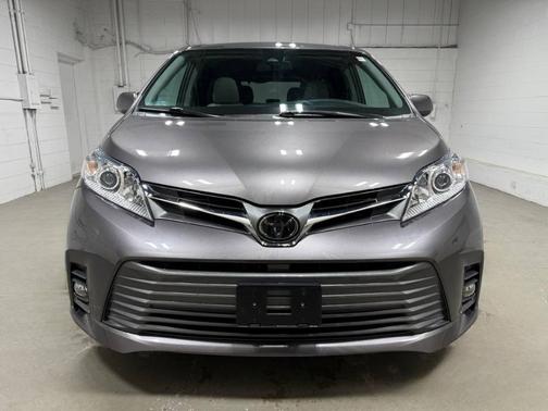 2018 Toyota Sienna XLE Premium