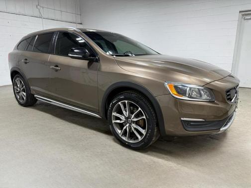 2018 Volvo V60 Cross Country T5 Platinum