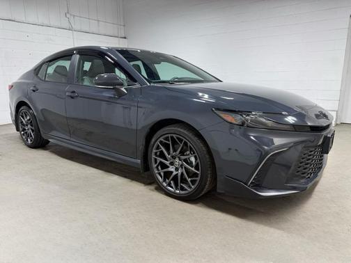 UNDERGROUND 2025 Toyota Camry SE