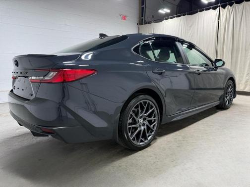 UNDERGROUND 2025 Toyota Camry SE