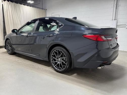 UNDERGROUND 2025 Toyota Camry SE