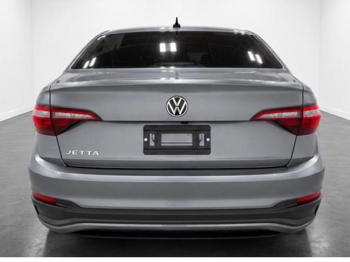 Platinum Gray Metallic 2024 Volkswagen Jetta 1.5T Sport