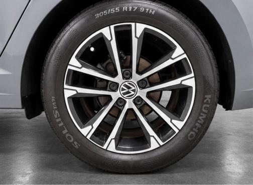 Platinum Gray Metallic 2024 Volkswagen Jetta 1.5T Sport