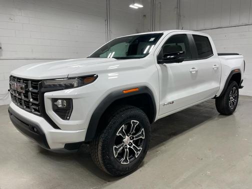 Summit White 2023 GMC Canyon AT4