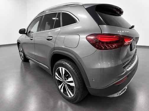 Metallic 2025 Mercedes-Benz GLA 250 Base