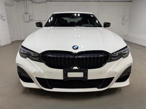 2022 BMW 330 i xDrive