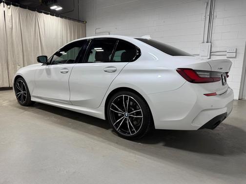 2022 BMW 330 i xDrive