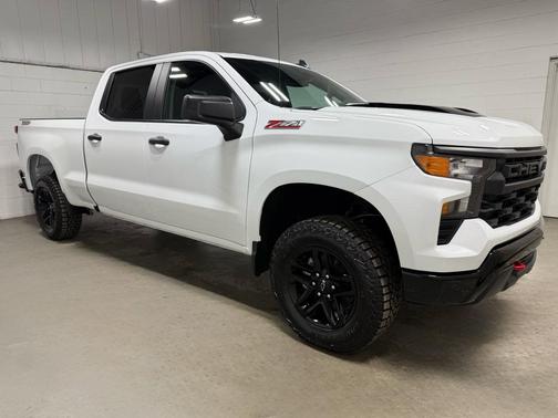 Summit White 2026 Chevrolet Silverado 1500 Custom Trail Boss