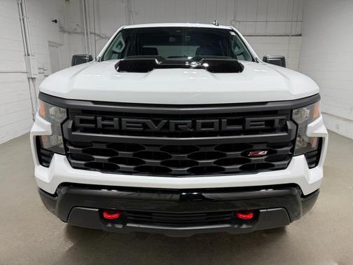 Summit White 2026 Chevrolet Silverado 1500 Custom Trail Boss