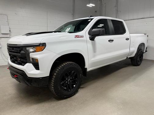 Summit White 2026 Chevrolet Silverado 1500 Custom Trail Boss