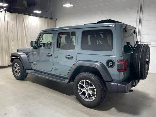 Anvil Clearcoat 2024 Jeep Wrangler Sport