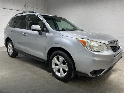Ice Silver Metallic 2015 Subaru Forester 2.5i Premium