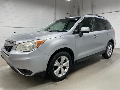 Ice Silver Metallic 2015 Subaru Forester 2.5i Premium