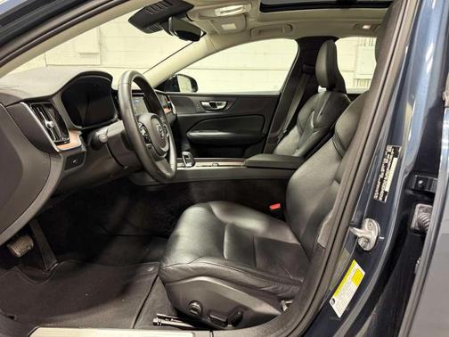 2024 Volvo S60 B5 Plus Dark Theme