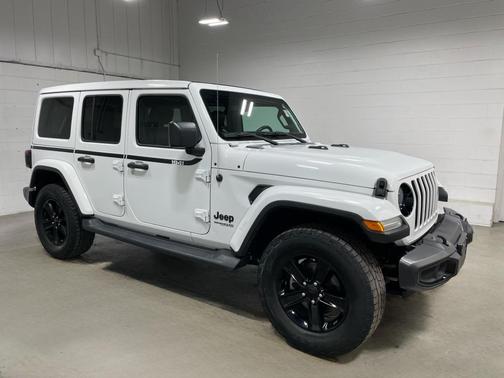 Bright White Clearcoat 2019 Jeep Wrangler Unlimited Sahara