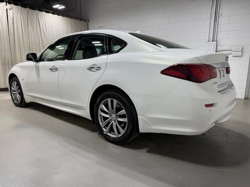 2015 INFINITI Q70 3.7X