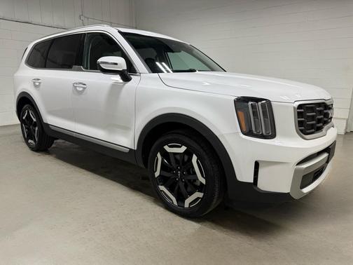 Glacial White Pearl 2024 Kia Telluride S
