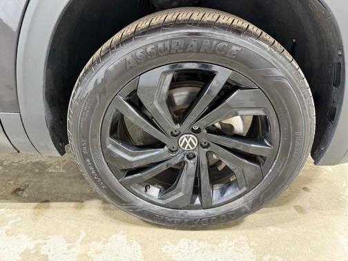 2022 Volkswagen Atlas 3.6L SE w/Technology