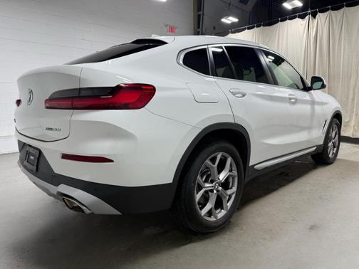 Alpine White 2023 BMW X4 xDrive30i