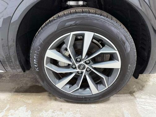 2023 Audi Q5 45 S line quattro Premium