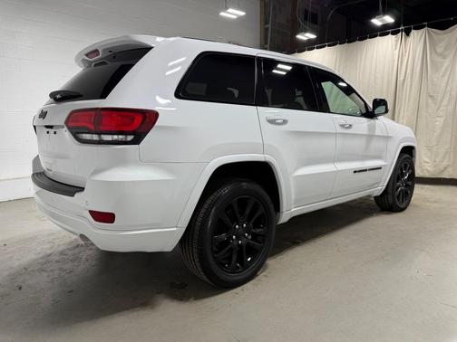 2022 Jeep Grand Cherokee WK Laredo