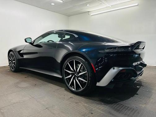 2020 Aston Martin Vantage Base
