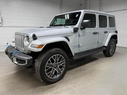 Silver Zynith Clearcoat 2023 Jeep Wrangler 4xe Sahara