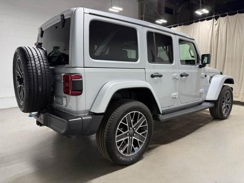 Silver Zynith Clearcoat 2023 Jeep Wrangler 4xe Sahara