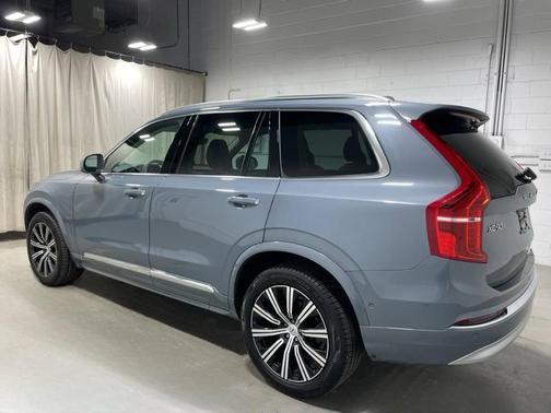 Thunder Gray Metallic 2022 Volvo XC90 T6 Inscription 6 Passenger